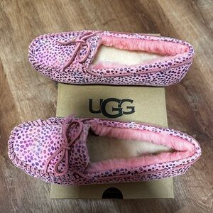 UGG Girl’s Pink and Purple Patterned Moccasins(youth size 5,big kid)